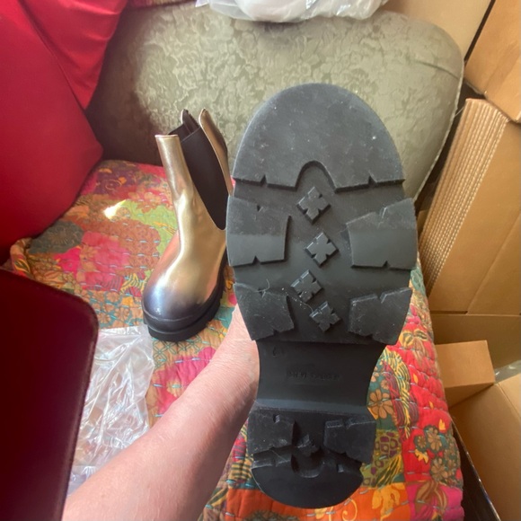 KIDS BOOTS NWOB - Picture 3 of 8